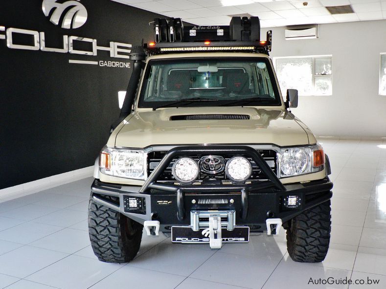 Toyota Land Cruiser LX V8 in Botswana