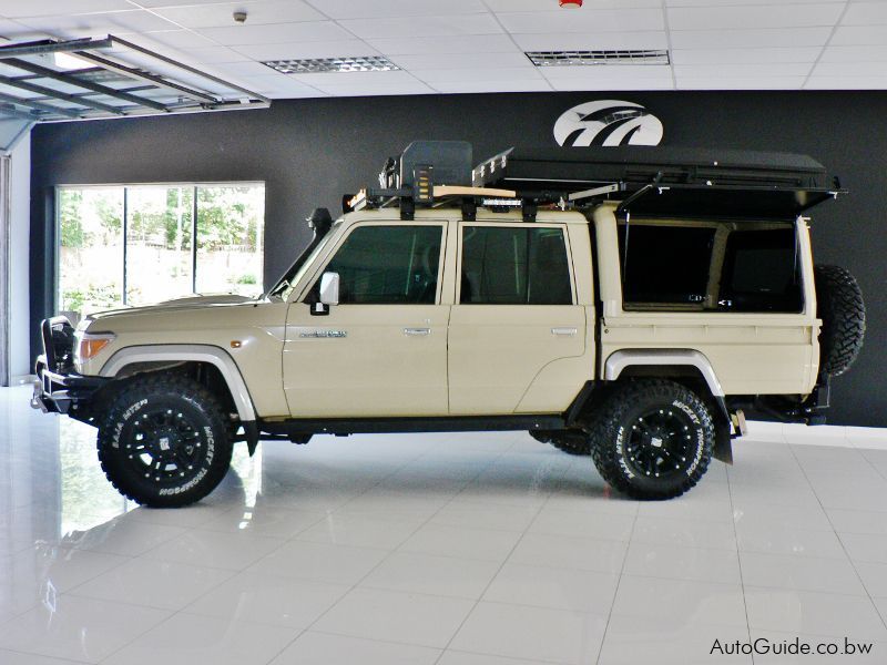 Toyota Land Cruiser LX V8 in Botswana