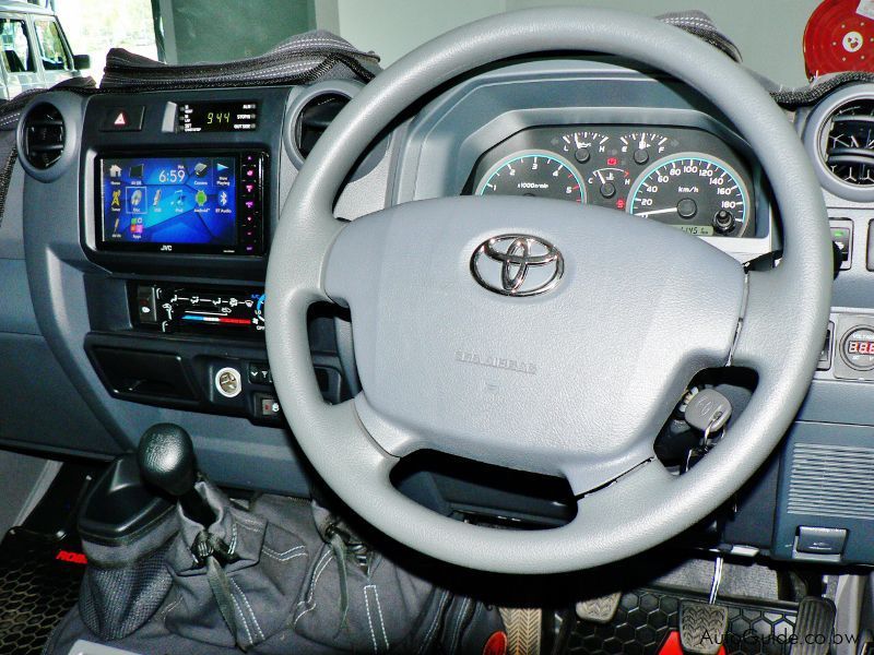 Toyota Land Cruiser LX V8 in Botswana