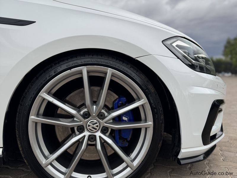 Volkswagen Golf 7.5 R in Botswana