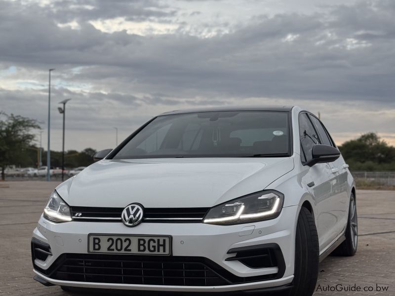 Volkswagen Golf 7.5 R in Botswana