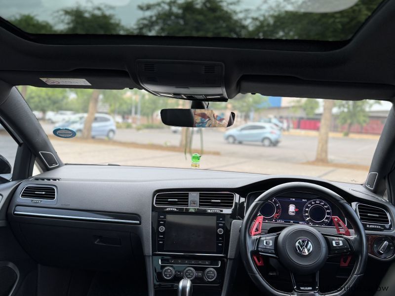 Volkswagen Golf 7.5 R in Botswana
