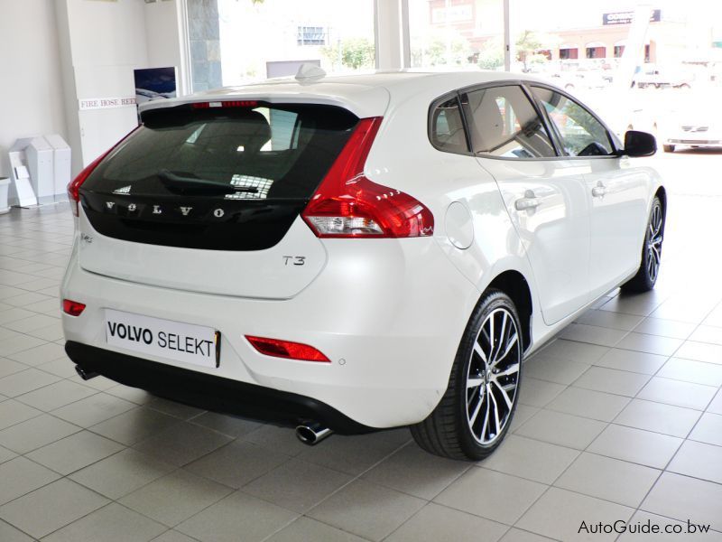 Volvo V40 T3 in Botswana