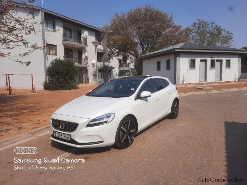 Volvo V40 T4 in Botswana