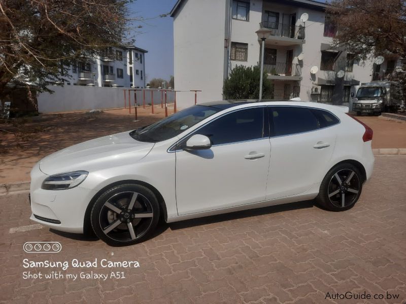 Volvo V40 T4 in Botswana