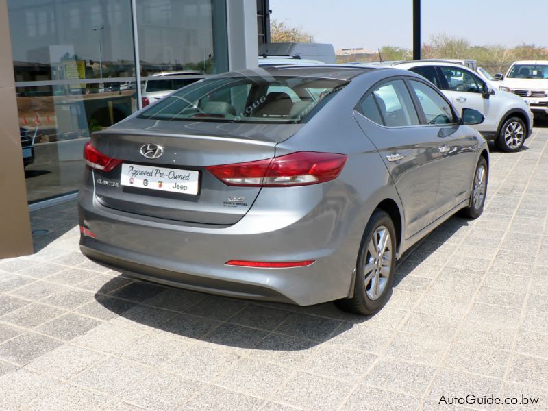 Hyundai Elantra Executive GLS in Botswana