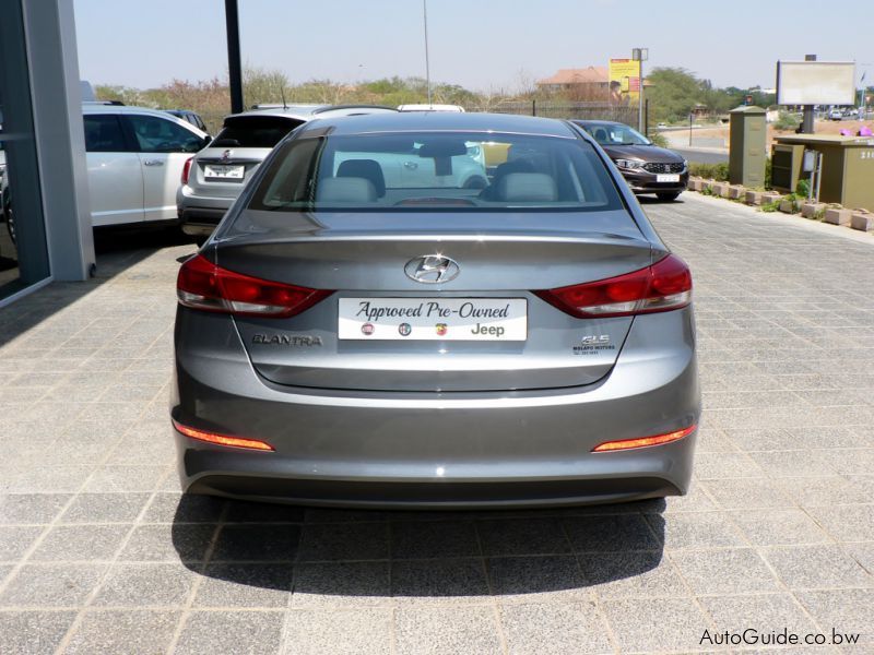 Hyundai Elantra Executive GLS in Botswana