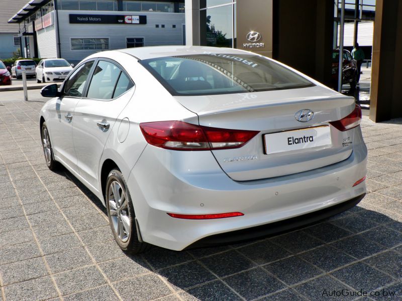 Hyundai Elantra GLS in Botswana