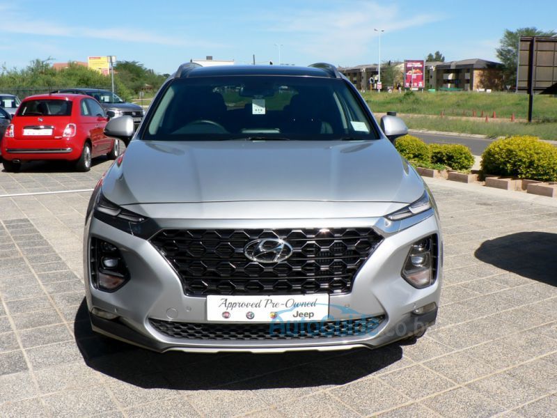 Hyundai Santa Fe R Elite in Botswana