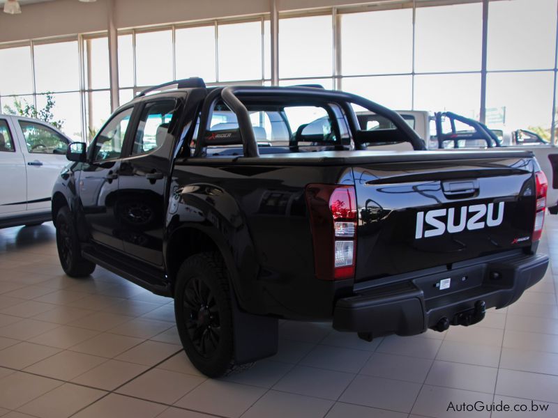 Isuzu D-Max 250 X-Rider Black Edition  in Botswana