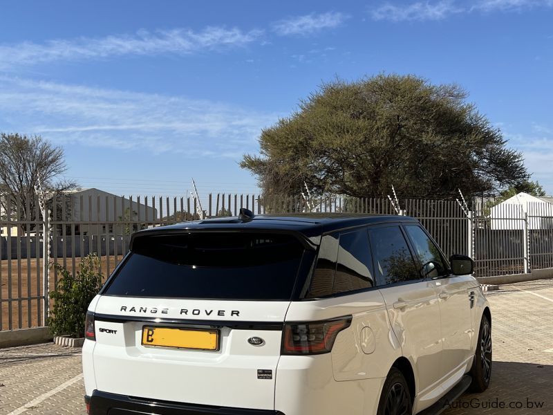 Land Rover RANGE ROVER SPORT in Botswana
