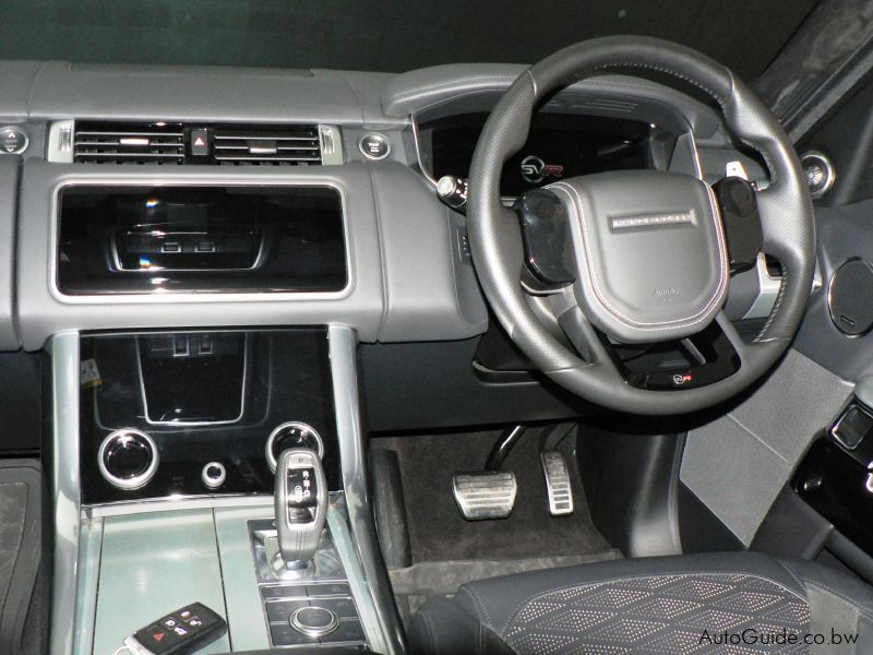 Land Rover Range Rover SVR V8 in Botswana
