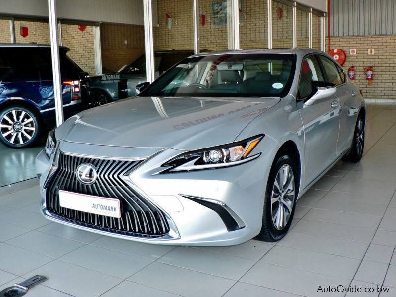 Lexus ES 250 in Botswana