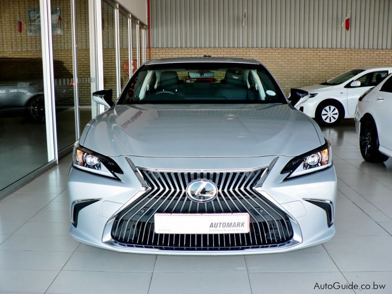 Lexus ES 250 in Botswana