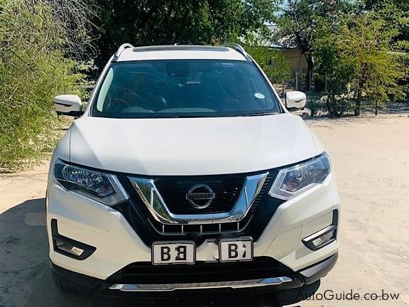 Nissan X-trail 2.5 CVT 4X4 in Botswana