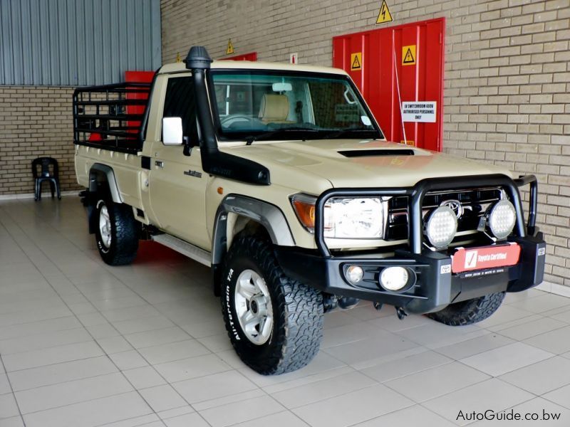 Toyota Land Cruiser V8 in Botswana