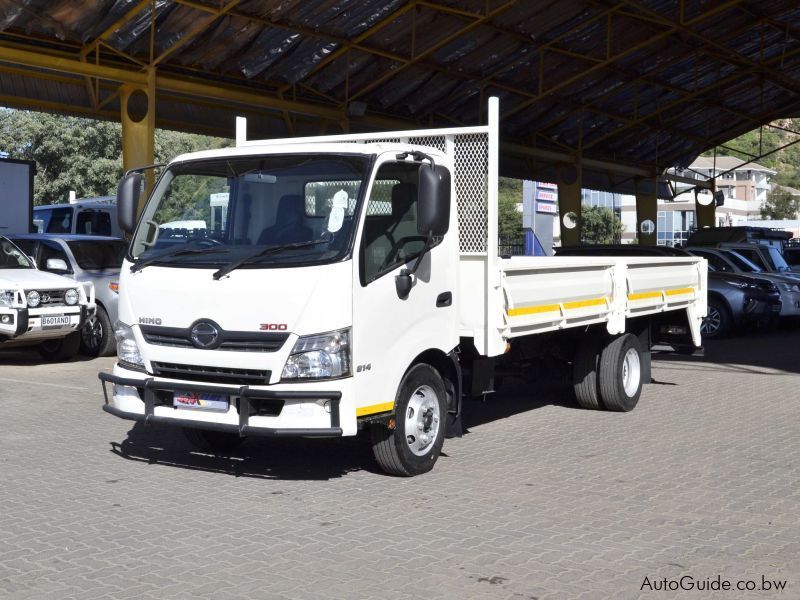 Hino 300 - 814 Drop Side in Botswana