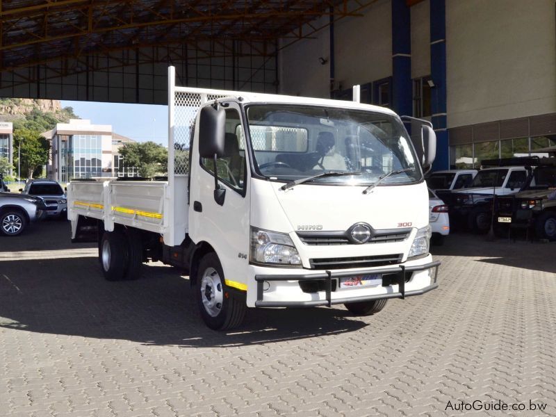 Hino 300 - 814 Drop Side in Botswana