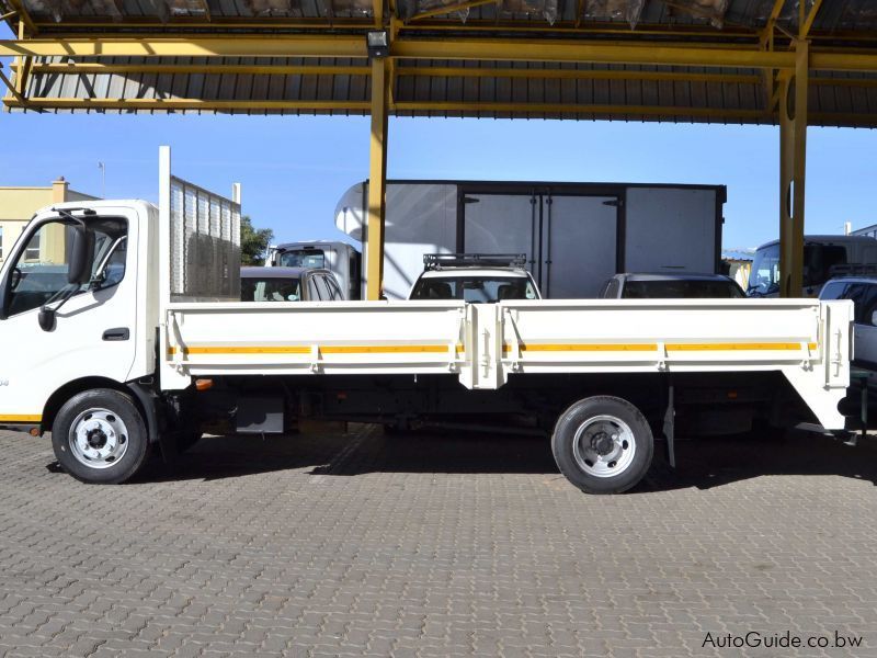 Hino 300 - 814 Drop Side in Botswana