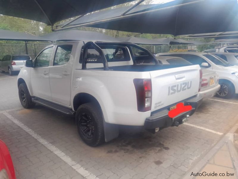 Isuzu KB 250 D/C in Botswana