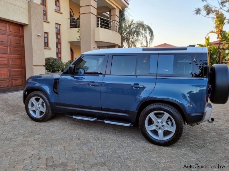 Land Rover Defender SE 110 in Botswana