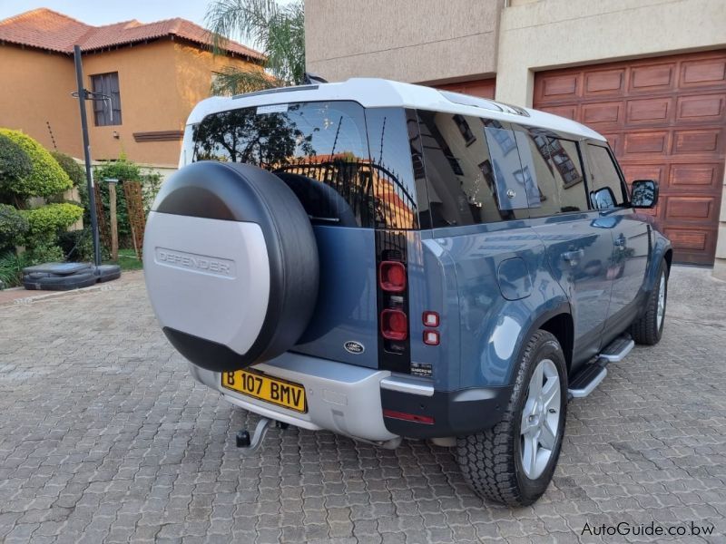 Land Rover Defender SE 110 in Botswana