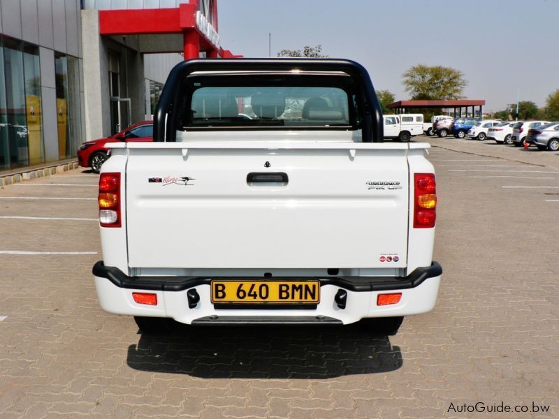 Mahindra S6 Karoo Pik Up MHawk D140 in Botswana