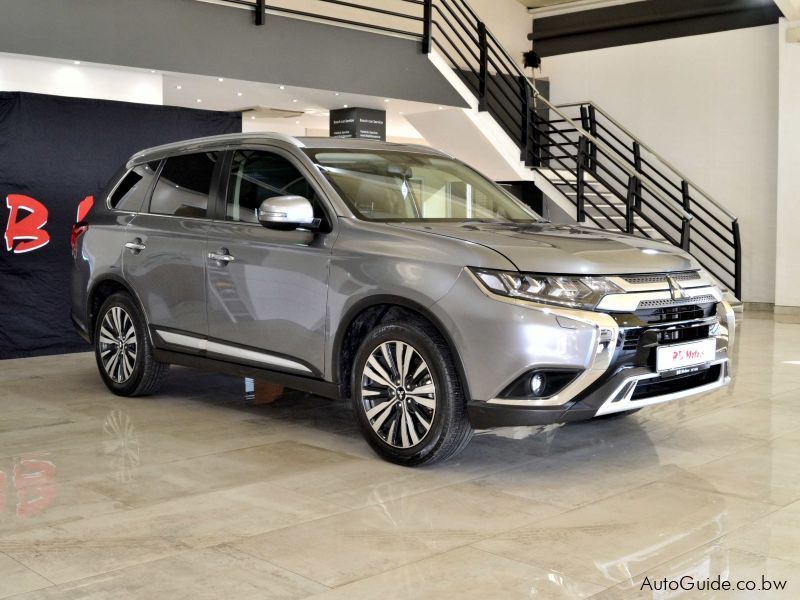 Mitsubishi Outlander in Botswana