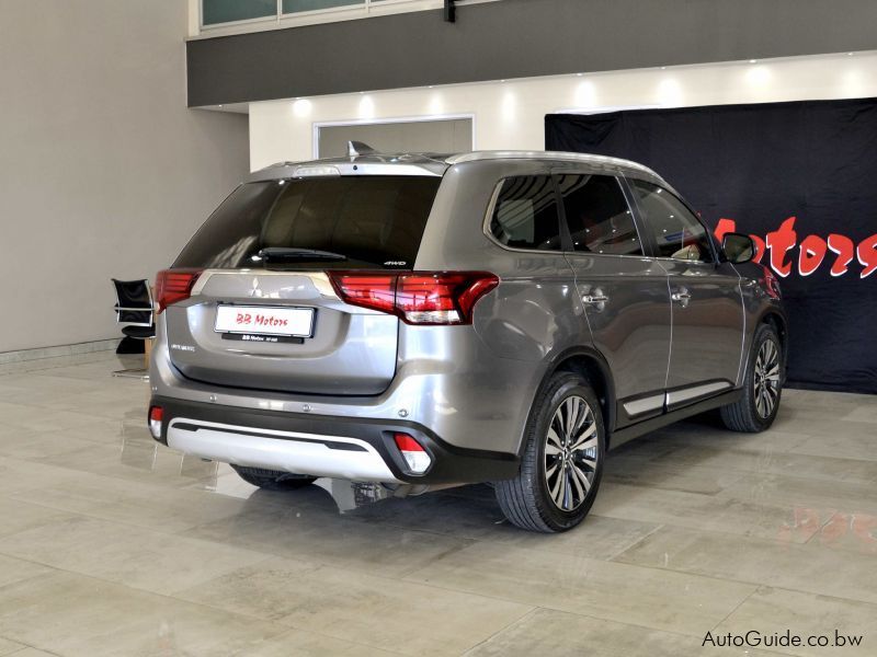 Mitsubishi Outlander in Botswana