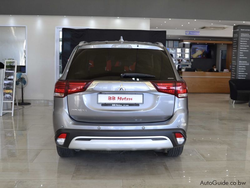 Mitsubishi Outlander in Botswana