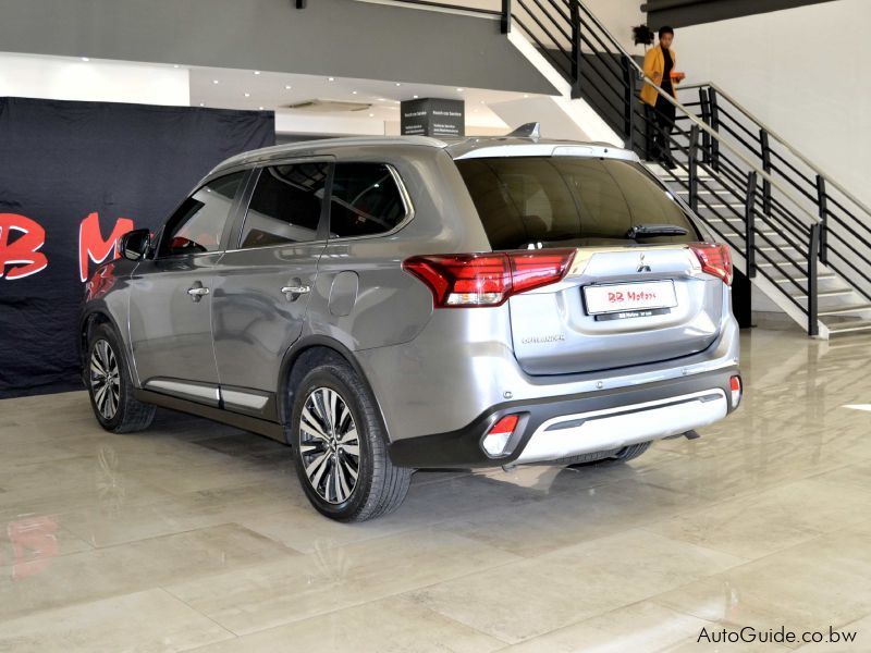 Mitsubishi Outlander in Botswana