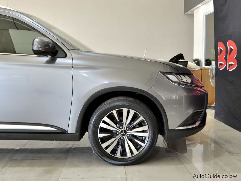 Mitsubishi Outlander in Botswana