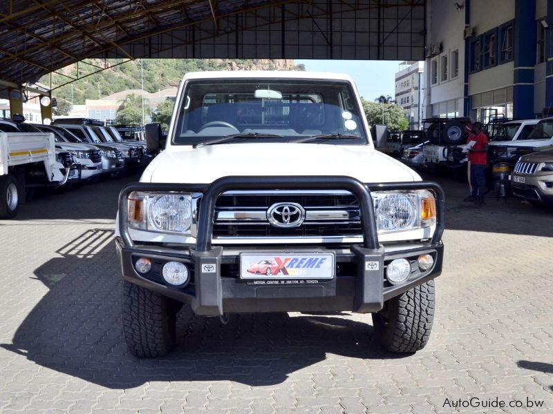 Toyota Land Cruiser V6 in Botswana