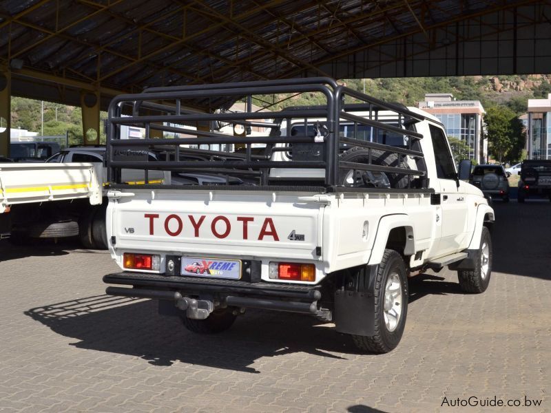 Toyota Land Cruiser V6 in Botswana