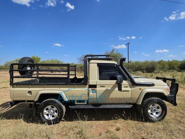 Toyota Land Cruiser V8 LX Single Cab in Botswana