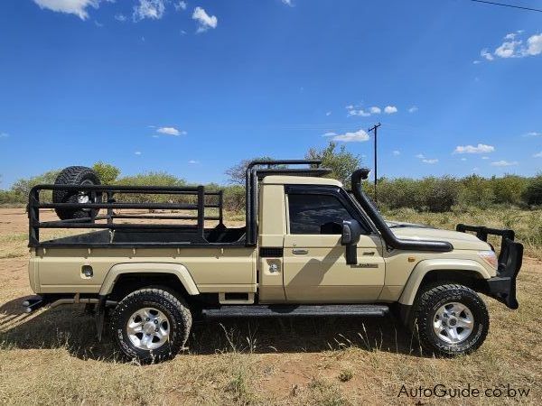 Toyota Land Cruiser V8 LX Single Cab in Botswana