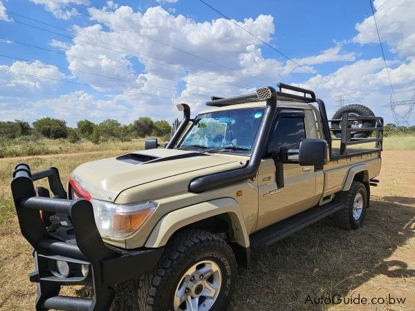 Toyota Land Cruiser V8 LX Single Cab in Botswana