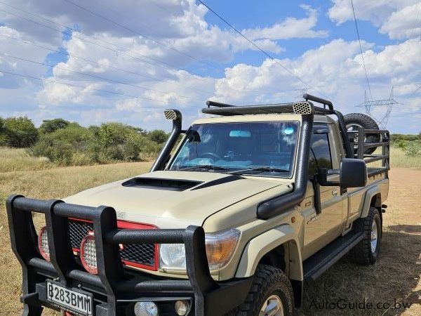 Toyota Land Cruiser V8 LX Single Cab in Botswana