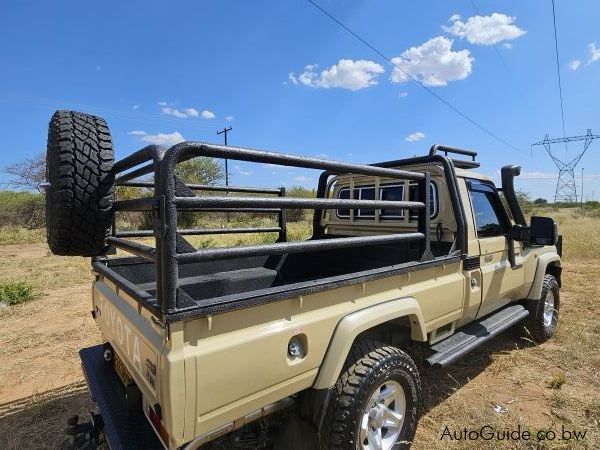 Toyota Land Cruiser V8 LX Single Cab in Botswana