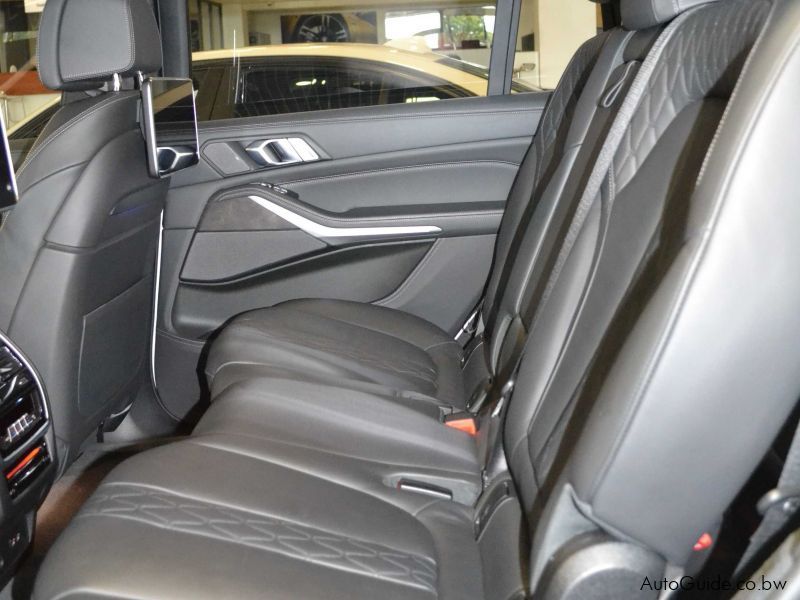 BMW X7 M50D in Botswana