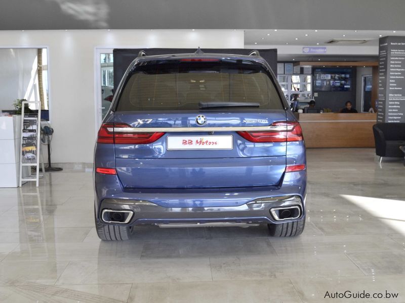 BMW X7 xDrive 30d in Botswana