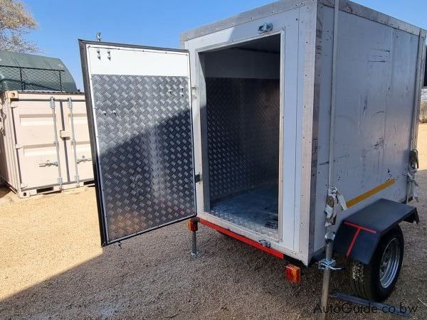 SELF MADE USED MOBLIE COLDROOM FREEZER in Botswana