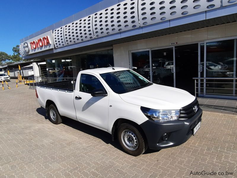 Toyota Hilux 2.0 VVTI A/C in Botswana