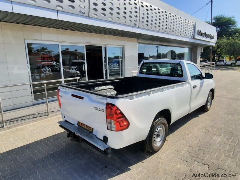 Toyota Hilux 2.0 VVTI A/C in Botswana