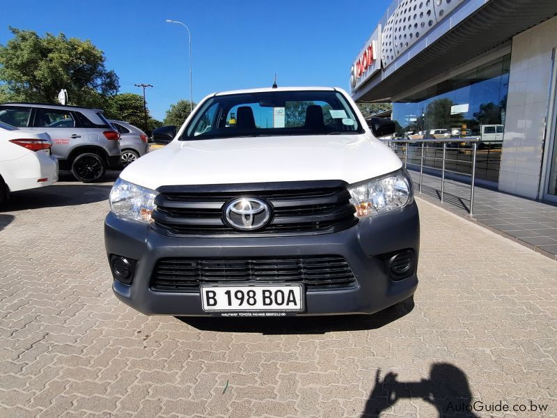 Toyota Hilux 2.0 VVTI A/C in Botswana