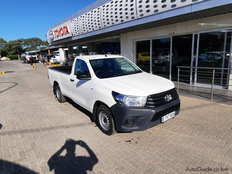 Toyota Hilux 2.0 VVTI A/C in Botswana