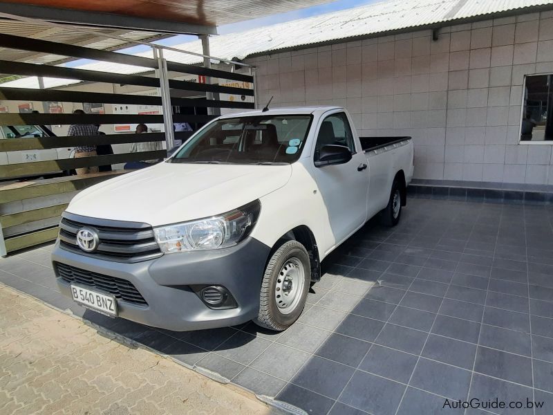 Toyota Hilux 2.0 VVTI A/C in Botswana