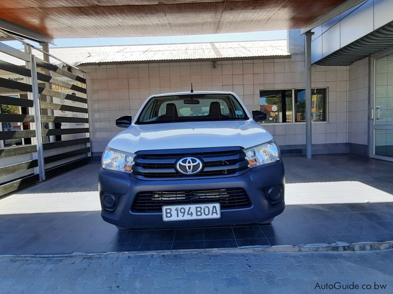 Toyota Hilux 2.0 VVTI A/C in Botswana