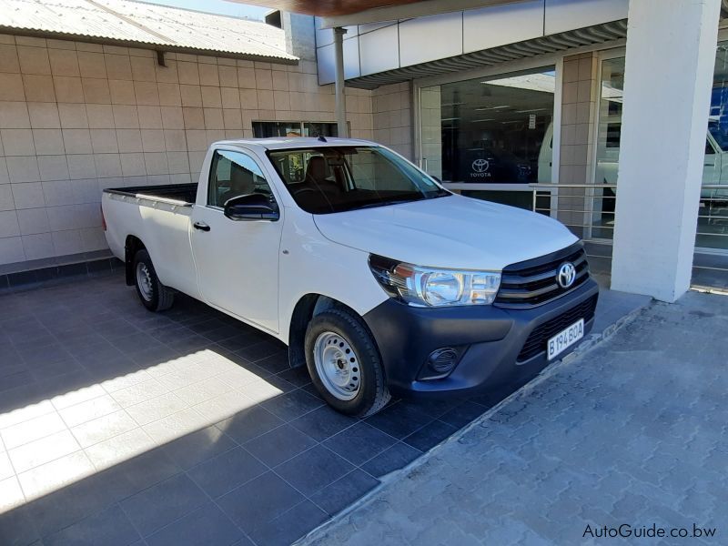 Toyota Hilux 2.0 VVTI A/C in Botswana