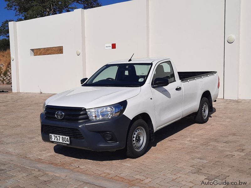 Toyota Hilux 2.0 VVTI A/C in Botswana